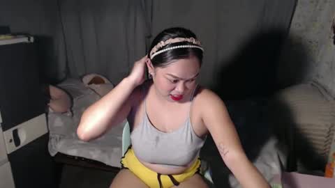 Snapshot of alluring_bobbies chatting on December 7, 4:14 pm dhiharu online show from December 7, 4:14 pm
