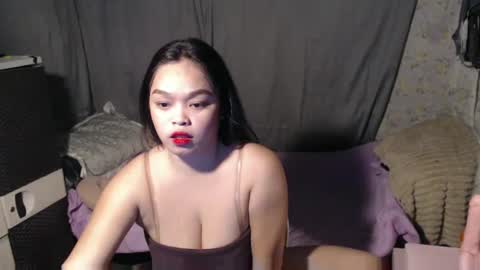 Snapshot of alluring_bobbies chatting on January 8, 8:18 pm dhiharu online show from January 8, 8:18 pm