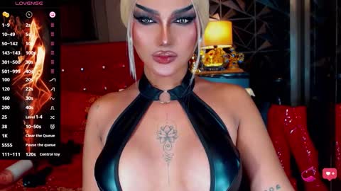 Snapshot of alluringnatalya chatting on November 4, 8:24 am Natalya Fox online show from November 4, 8:24 am