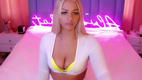 AlwaysHot online show from December 2, 6:20 am