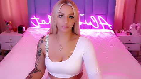 AlwaysHot online show from December 3, 6:37 am