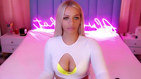 AlwaysHot online show from December 13, 6:31 am