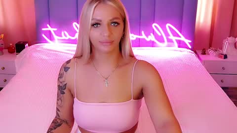 AlwaysHot online show from December 15, 6:40 am