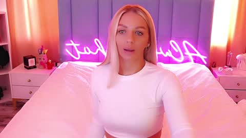 AlwaysHot online show from January 15, 5:40 am