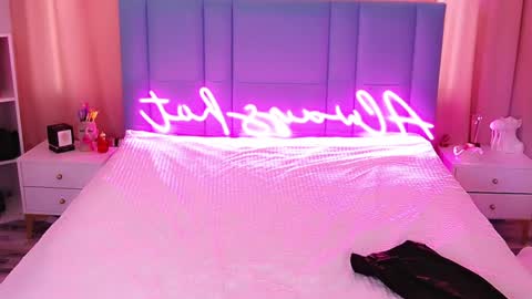 AlwaysHot online show from January 17, 5:11 am