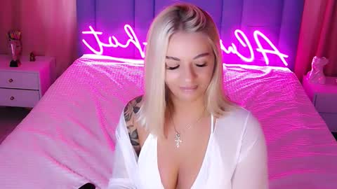 AlwaysHot online show from September 16, 2:23 am