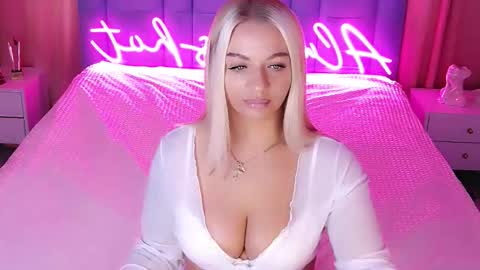 AlwaysHot online show from October 10, 2:43 am