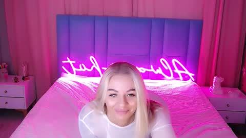 AlwaysHot online show from November 6, 2:01 am