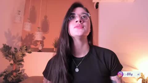 Snapshot of ally_addams chatting on September 22, 5:09 am Ally online show from September 22, 5:09 am