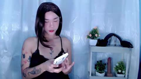 Snapshot of ally_monts chatting on October 25, 10:04 pm ally_monts online show from October 25, 10:04 pm