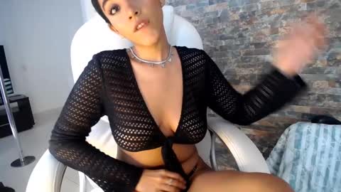 ally_summer online show from December 27, 9:11 pm