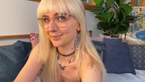 Ally Elliot online show from October 14, 8:42 pm