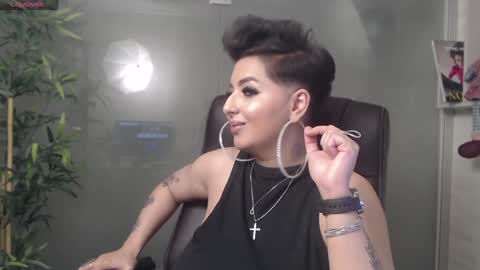         online show from December 23, 1:18 am