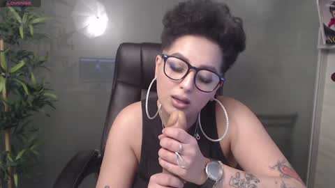         online show from January 3, 10:29 pm