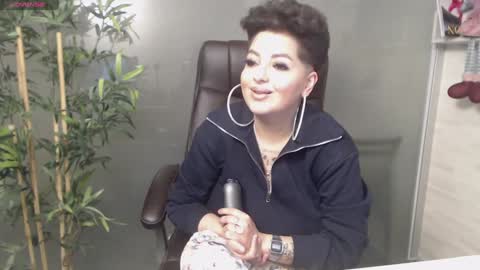         online show from January 7, 9:35 pm