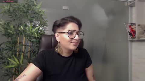         online show from February 11, 9:25 pm