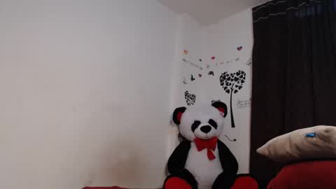 Snapshot of allyka_transsm chatting on December 13, 8:15 pm Allyka online show from December 13, 8:15 pm