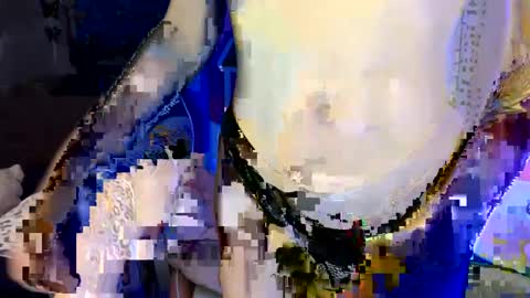 Snapshot of allyoursss1212 chatting on January 24, 1:35 am Ally Girl In Her Ally World online show from January 24, 1:35 am