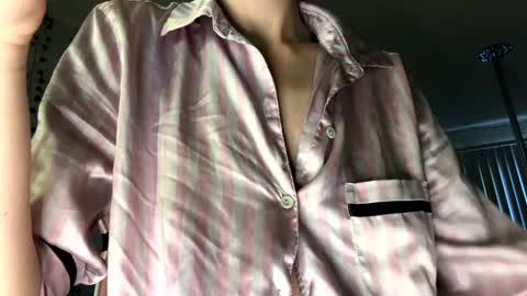 Snapshot of allyoursss1212 chatting on October 5, 3:10 pm Ally Girl In Her Ally World online show from October 5, 3:10 pm