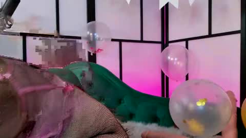 Snapshot of allys_secret chatting on March 1, 9:48 pm Call me Ally online show from March 1, 9:48 pm