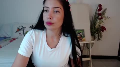 alma_art_ online show from March 26, 8:14 pm