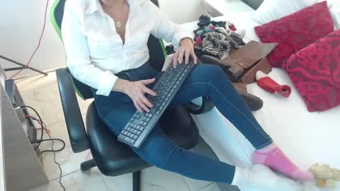 ALMA FENIX  online show from February 13, 3:14 pm