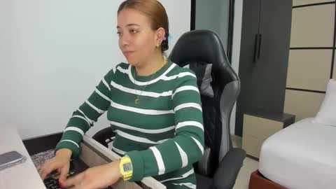 ALMA FENIX  online show from September 27, 12:32 pm