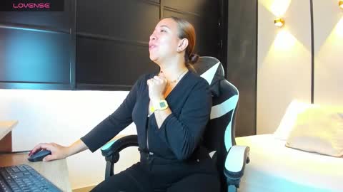 ALMA FENIX  online show from October 14, 12:28 pm