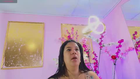 ALMENDRAEVANS online show from November 25, 11:43 am