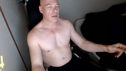 almostanything4u online show from December 7, 12:02 pm