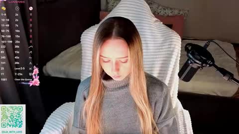 Snapshot of alodiaacomb chatting on February 17, 3:14 am Lia online show from February 17, 3:14 am