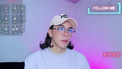 Independent model online show from January 13, 7:30 pm