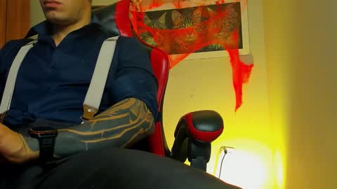 alpha_dominus_ online show from November 2, 4:37 am