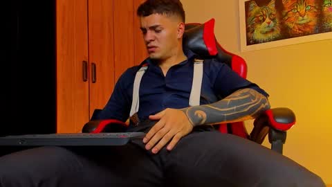 alpha_dominus_ online show from November 6, 4:57 am