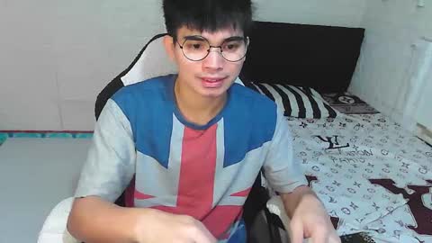 Snapshot of alpha_rider chatting on December 19, 5:25 am Angelo online show from December 19, 5:25 am