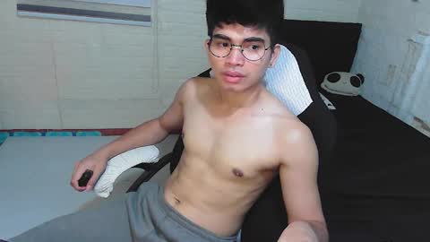 Snapshot of alpha_rider chatting on February 17, 2:52 am Angelo online show from February 17, 2:52 am
