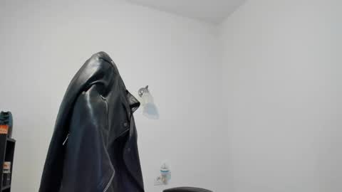 Snapshot of alphagodleatherking92 chatting on December 26, 10:59 am LeatherMaster online show from December 26, 10:59 am