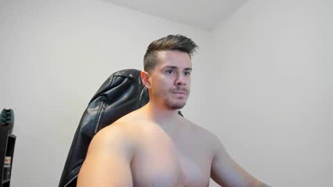 Snapshot of alphagodleatherking92 chatting on December 30, 7:48 am LeatherMaster online show from December 30, 7:48 am