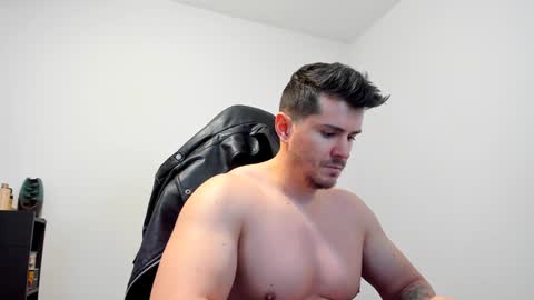 Snapshot of alphagodleatherking92 chatting on January 18, 9:13 am LeatherMaster online show from January 18, 9:13 am