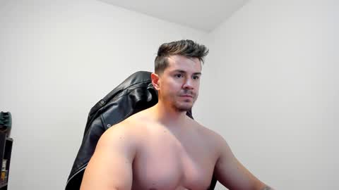 Snapshot of alphagodleatherking92 chatting on January 19, 5:58 am LeatherMaster online show from January 19, 5:58 am