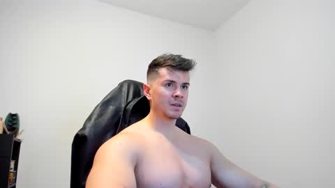 Snapshot of alphagodleatherking92 chatting on January 24, 8:23 am LeatherMaster online show from January 24, 8:23 am