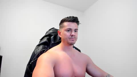 Snapshot of alphagodleatherking92 chatting on February 23, 10:06 am LeatherMaster online show from February 23, 10:06 am