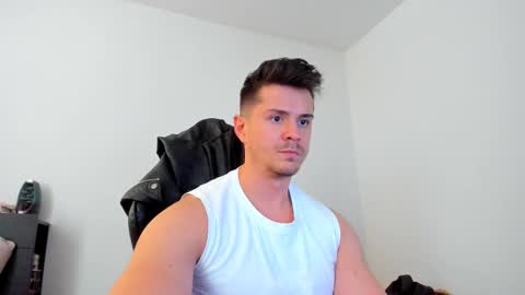 Snapshot of alphagodleatherking92 chatting on February 26, 12:25 pm LeatherMaster online show from February 26, 12:25 pm