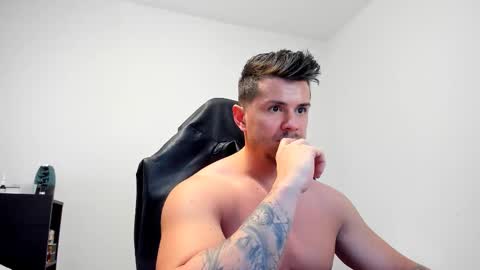 Snapshot of alphagodleatherking92 chatting on March 2, 9:42 am LeatherMaster online show from March 2, 9:42 am