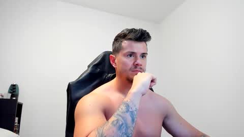 Snapshot of alphagodleatherking92 chatting on March 4, 11:08 am LeatherMaster online show from March 4, 11:08 am