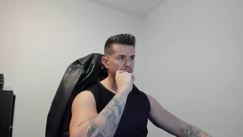 Snapshot of alphagodleatherking92 chatting on September 27, 4:01 pm LeatherMaster online show from September 27, 4:01 pm