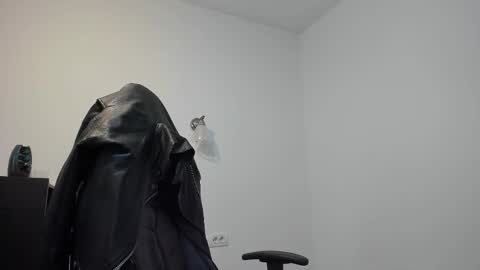 Snapshot of alphagodleatherking92 chatting on October 9, 7:28 am LeatherMaster online show from October 9, 7:28 am