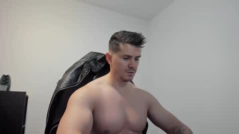 Snapshot of alphagodleatherking92 chatting on November 19, 7:41 am LeatherMaster online show from November 19, 7:41 am