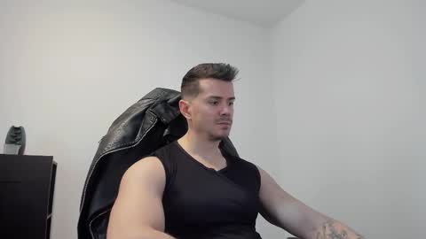 Snapshot of alphagodleatherking92 chatting on November 20, 9:53 am LeatherMaster online show from November 20, 9:53 am