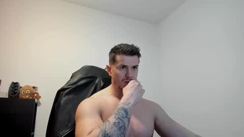 Snapshot of alphagodleatherking92 chatting on December 17, 2:45 pm LeatherMaster online show from December 17, 2:45 pm